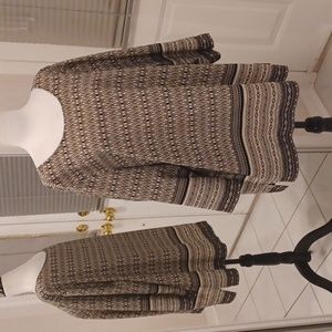 4/$60 Black & White Blouse - Size 3X (US20)